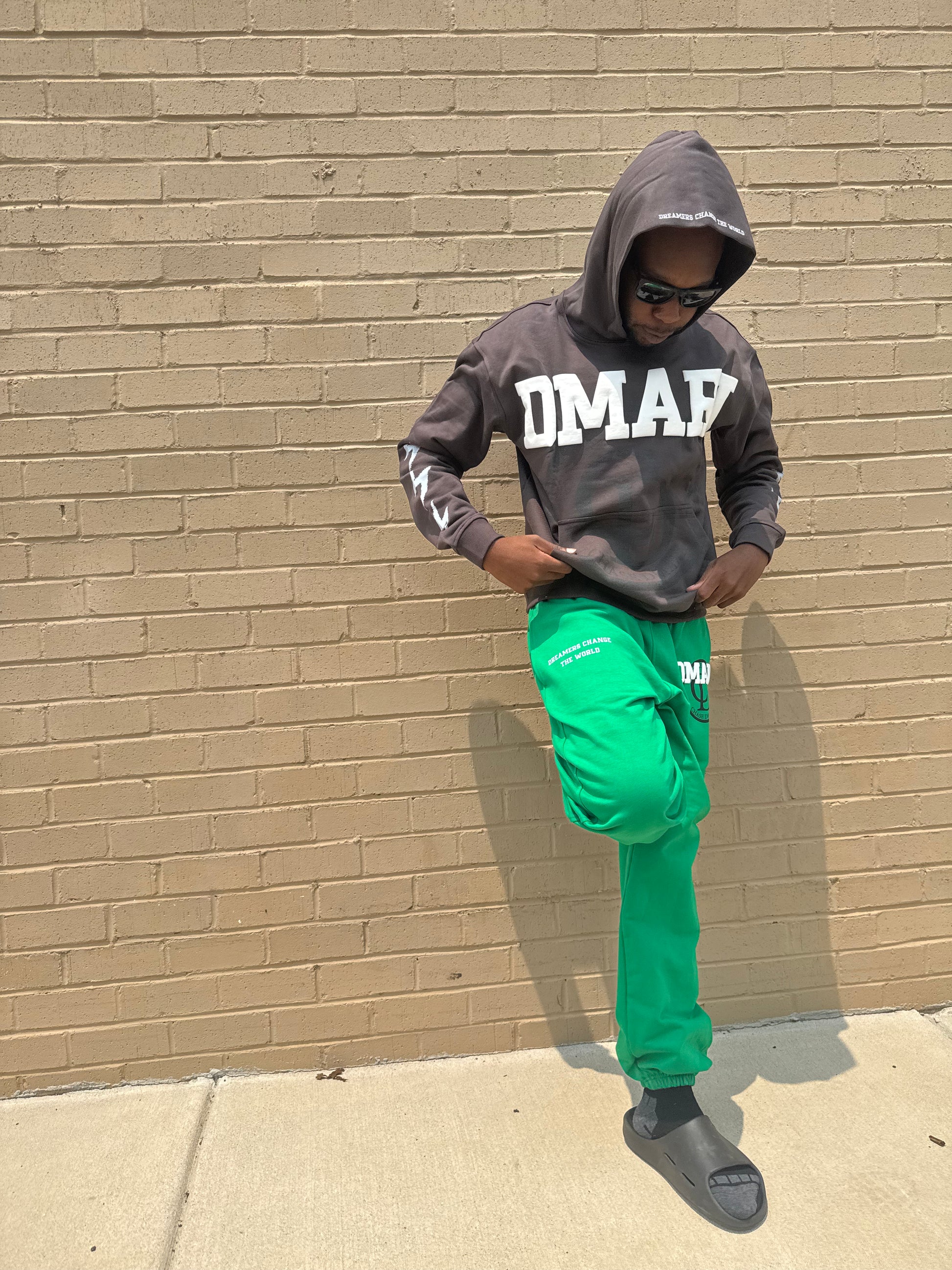 DMARI DCTW HOODIE (DARK GRAY)